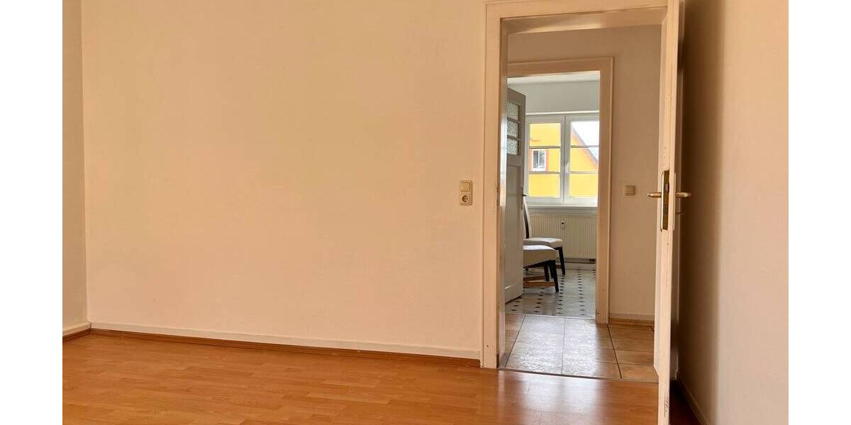 Etagenwohnung Plauen Reusa - 3 Zimmer, 64 m&sup2;, 354&euro; | Angebot:26388916