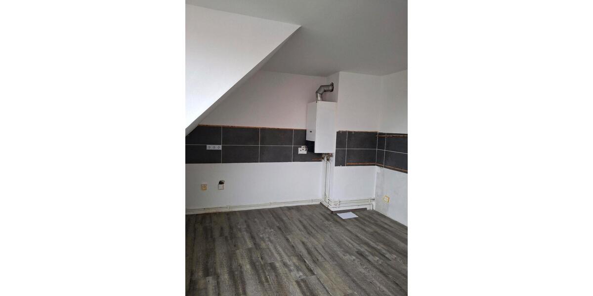 Dachgeschoßwohnung Schöningen - 2 Zimmer, 75 m&sup2;, 350&euro; | Angebot:25048151