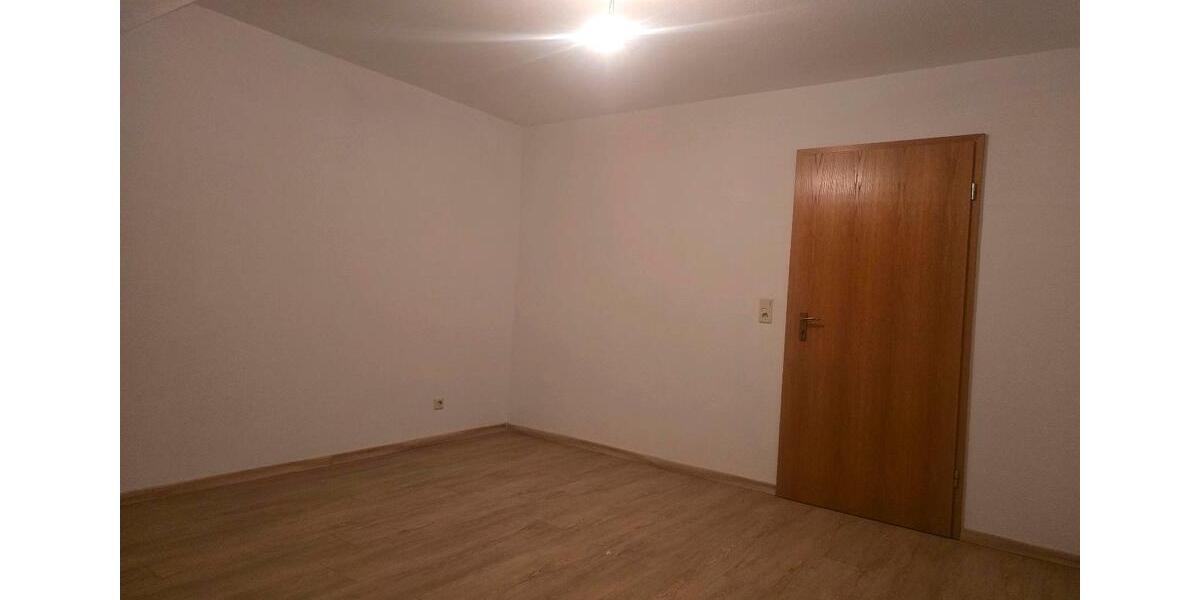 Etagenwohnung Bockenem - 3 Zimmer, 86 m&sup2;, 600&euro; | Angebot:25328537
