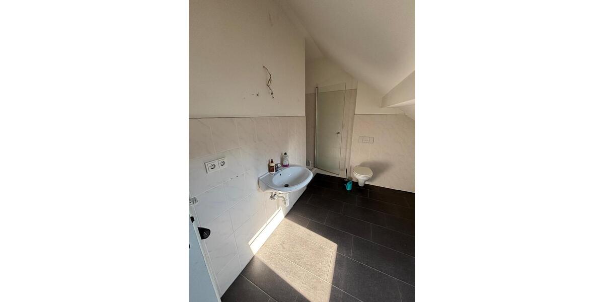 Dachgeschoßwohnung Neunkirchen - 3 Zimmer, 75 m&sup2;, 480&euro; | Angebot:26178323