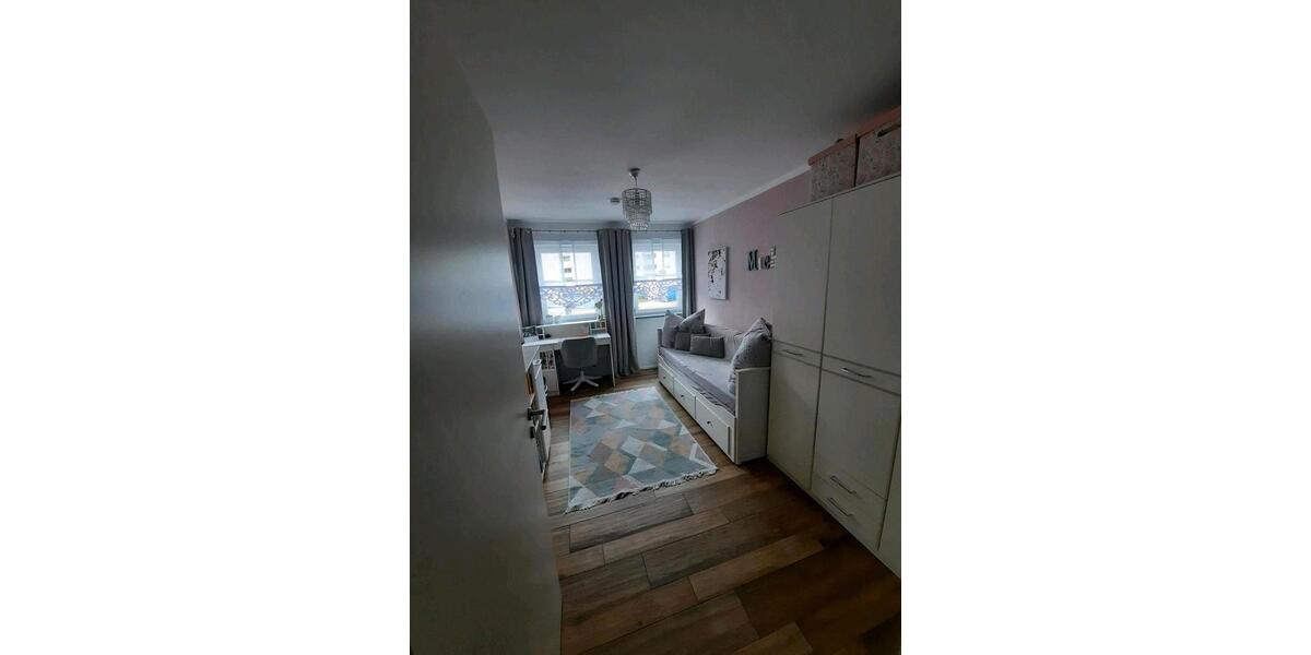 Erdgeschoßwohnung Waldkraiburg - 4 Zimmer, 103 m&sup2;, 1.390&euro; | Angebot:26050549