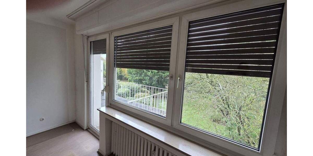 3-Zimmer-Wohnung im 1. OG - unrenoviert 3 zimmer