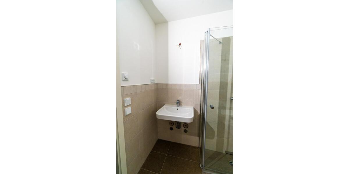 Etagenwohnung Frankfurt (Oder) - 2 Zimmer, 77 m&sup2;, 1.077&euro; | Angebot:25323143
