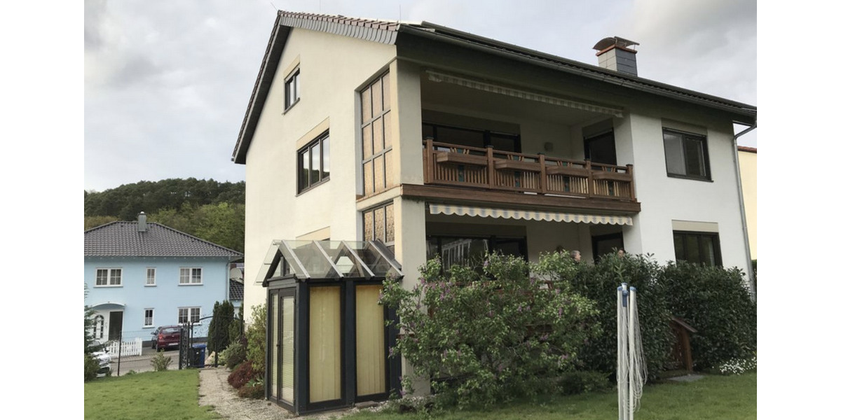 Etagenwohnung Dahn - 3 Zimmer, 102 m&sup2;, 850&euro; | Angebot:25647051