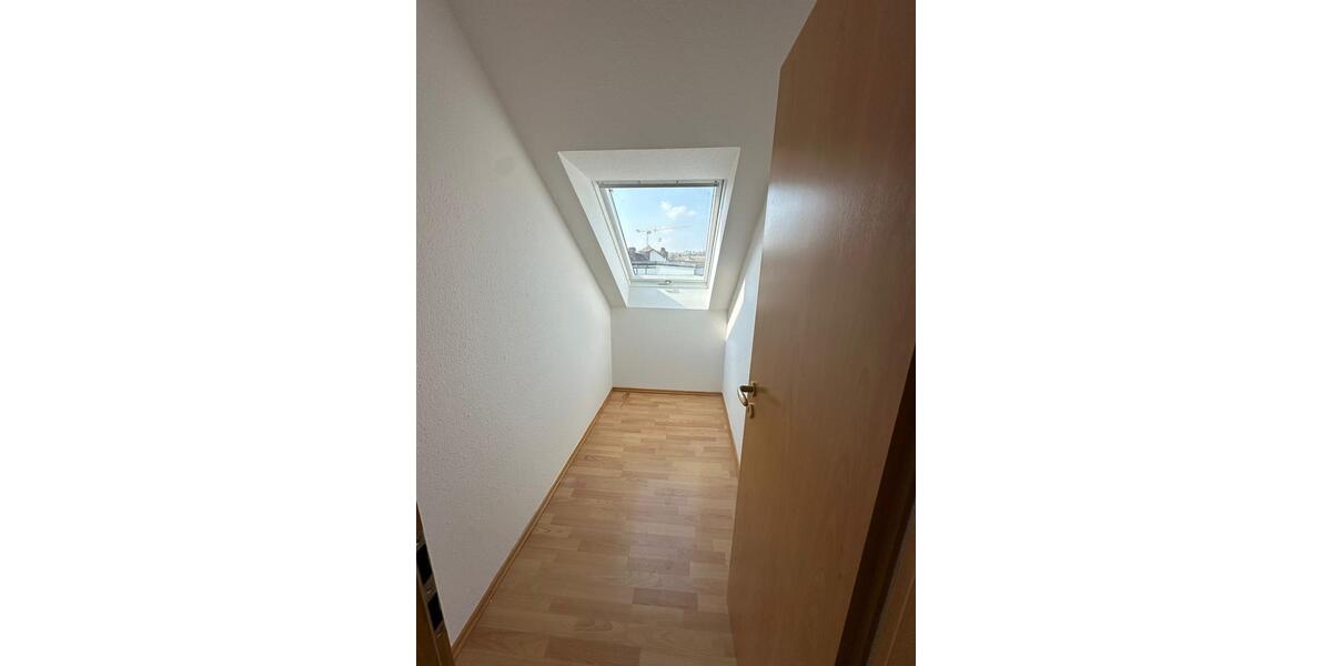 Dachgeschoßwohnung Altenburg - 3 Zimmer, 106 m&sup2;, 636&euro; | Angebot:25999858