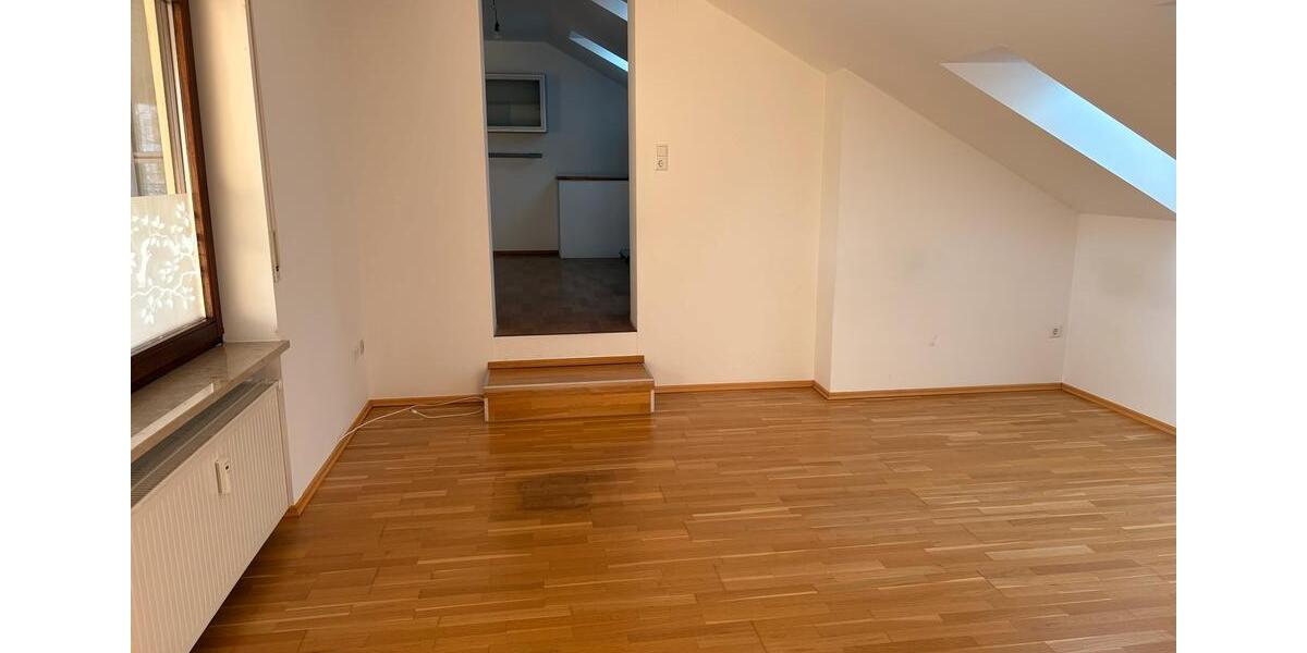 Dachgeschoßwohnung Gundelfingen an der Donau - 3 Zimmer, 100 m&sup2;, 1.150&euro; | Angebot:24414115