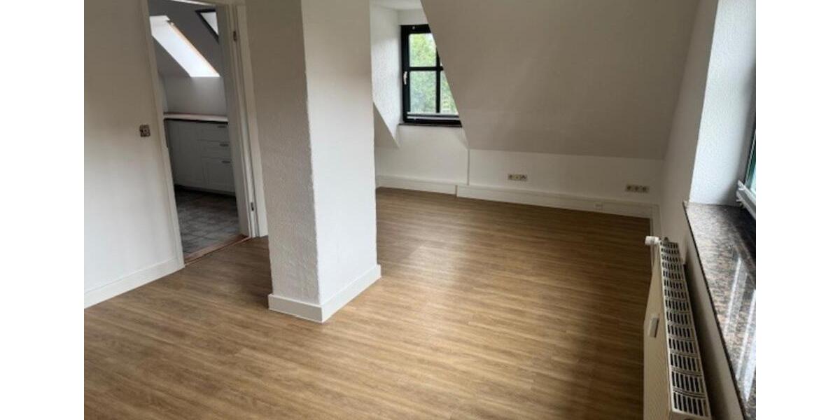 Dachgeschoßwohnung Ludwigsfelde - 3 Zimmer, 96 m&sup2;, 1.728&euro; | Angebot:21173589