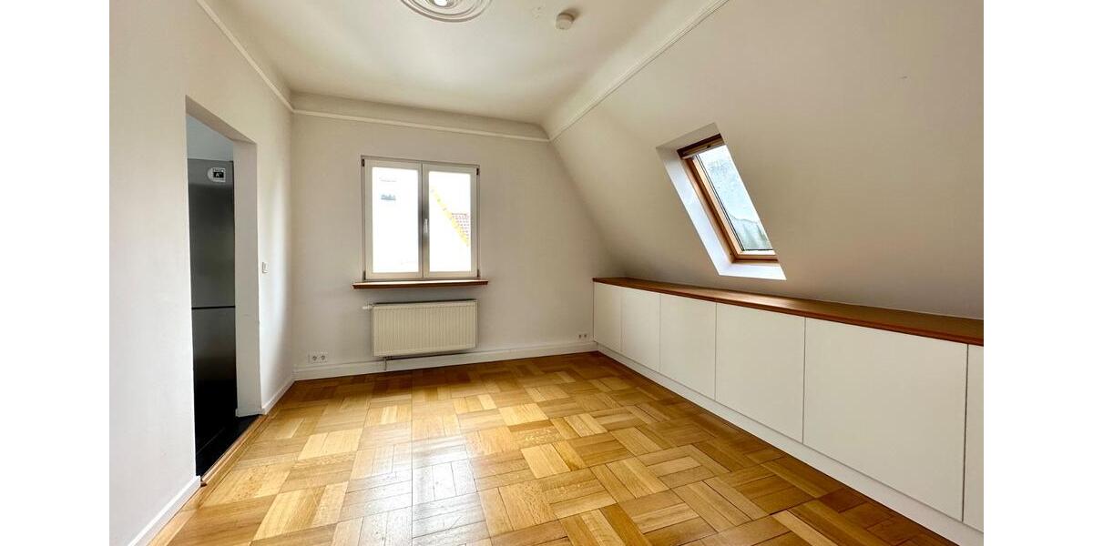 4-Zimmer-Wohnung mit Balkon, Kamin und Einbauküche im Südviertel 4 zimmer
