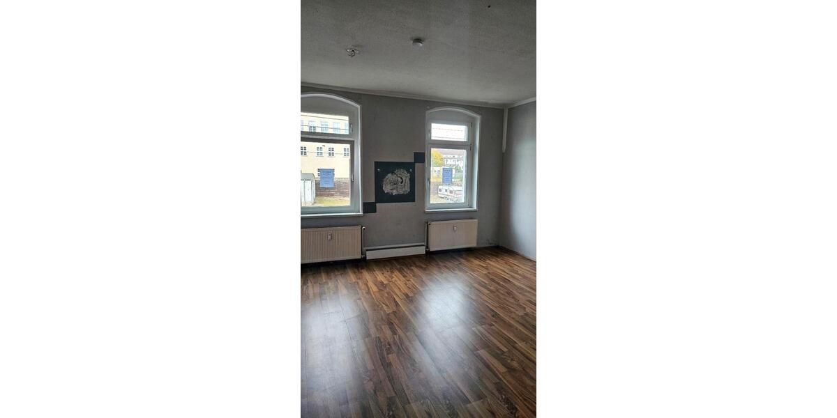 Etagenwohnung Oberlungwitz - 4 Zimmer, 106 m&sup2;, 750&euro; | Angebot:25369426