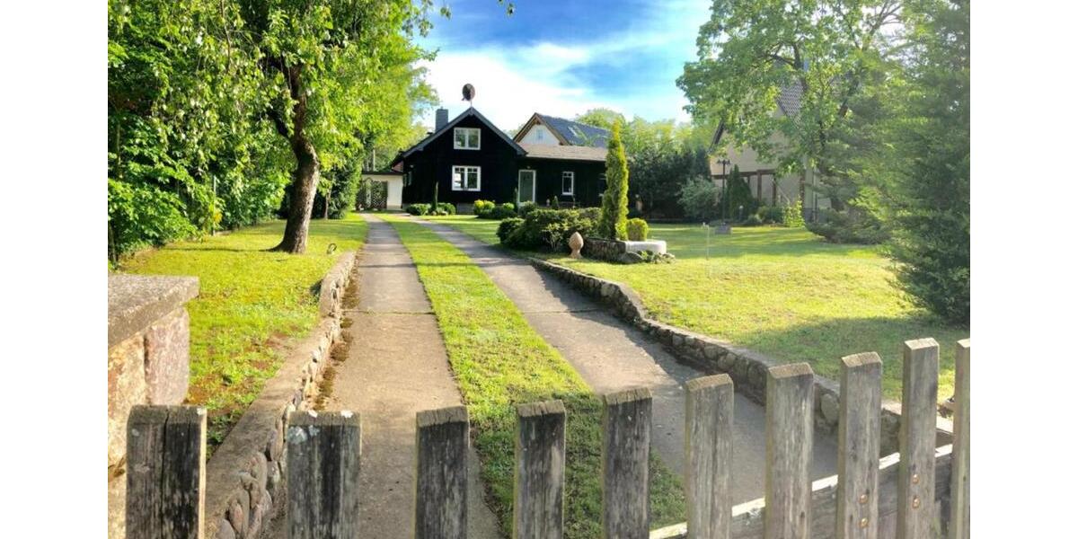 BESI Mi 14.1. Haus am Waldrand Berlins, gr. Garten, 2.Wohngebäude 4 zimmer