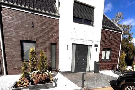 Haus Rheine - 7 Zimmer, 236 m&sup2;, 2.200&euro; | Angebot:26266276