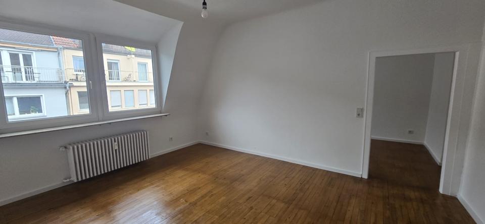 Dachgeschoss-Wohnung mit 4-ZKB in zentraler Lage von Saarbrücken! 4 zimmer