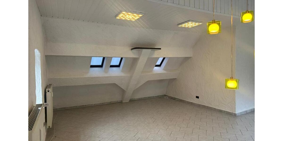 Dachgeschoßwohnung Oberthal - 3 Zimmer, 103 m&sup2;, 800&euro; | Angebot:26232578