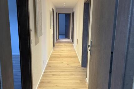 TOP-Sanierte 5-Zimmer Wohnung in Oberkotzau 5 zimmer