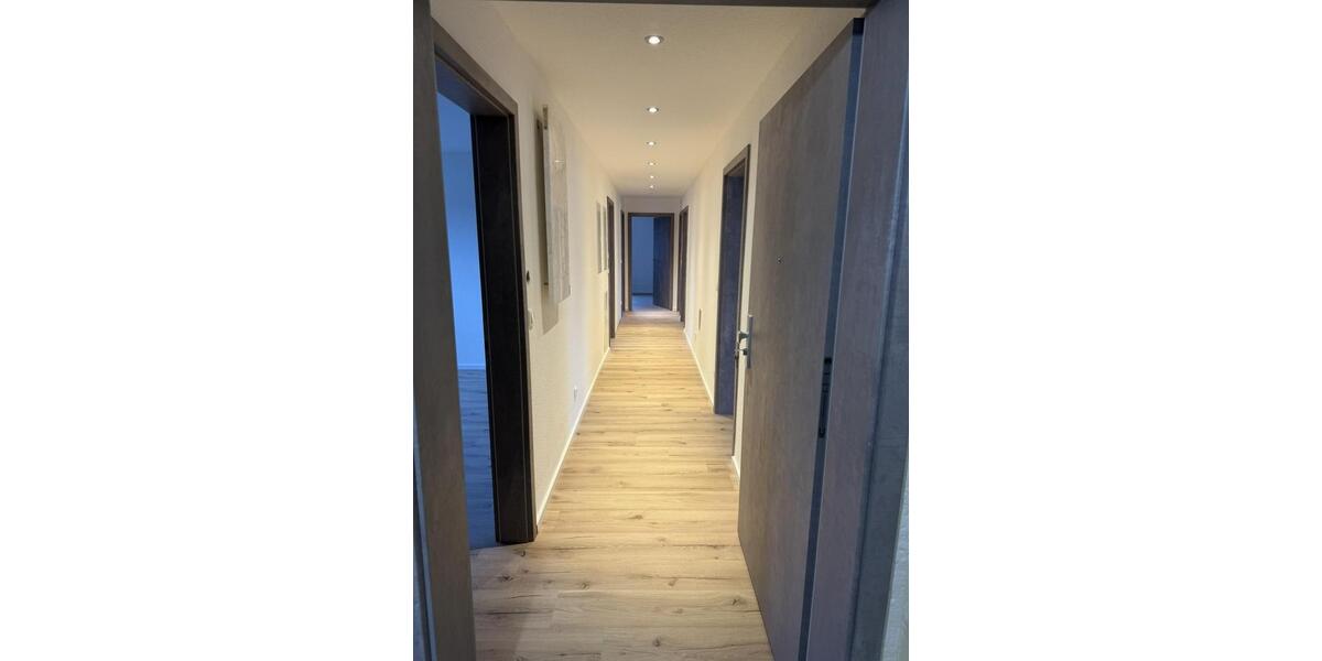 TOP-Sanierte 5-Zimmer Wohnung in Oberkotzau 5 zimmer