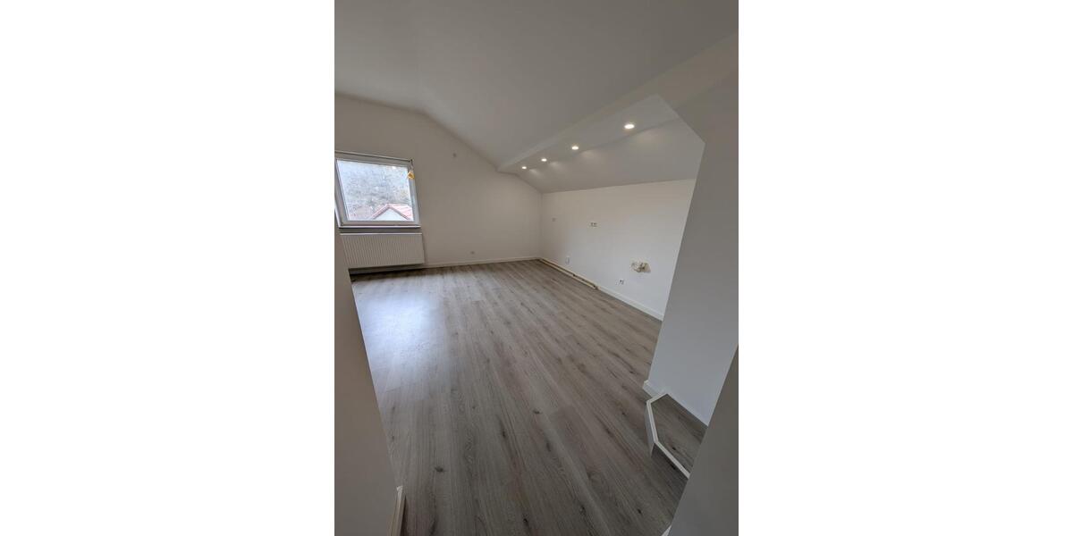 Dachgeschoßwohnung Eberbach - 2 Zimmer, 68 m&sup2;, 680&euro; | Angebot:25804692