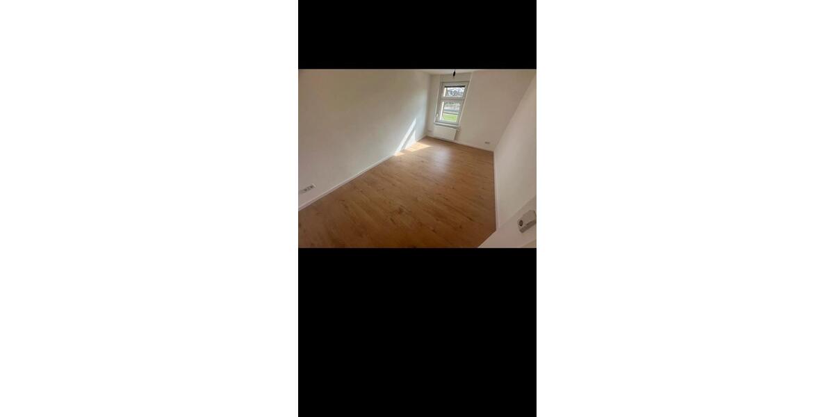 Etagenwohnung Mügeln - 3 Zimmer, 80 m&sup2;, 680&euro; | Angebot:25951415