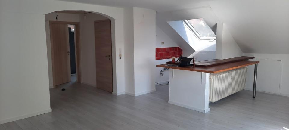 Dachgeschoßwohnung Klingenberg am Main - 3 Zimmer, 62 m&sup2;, 650&euro; | Angebot:26600563