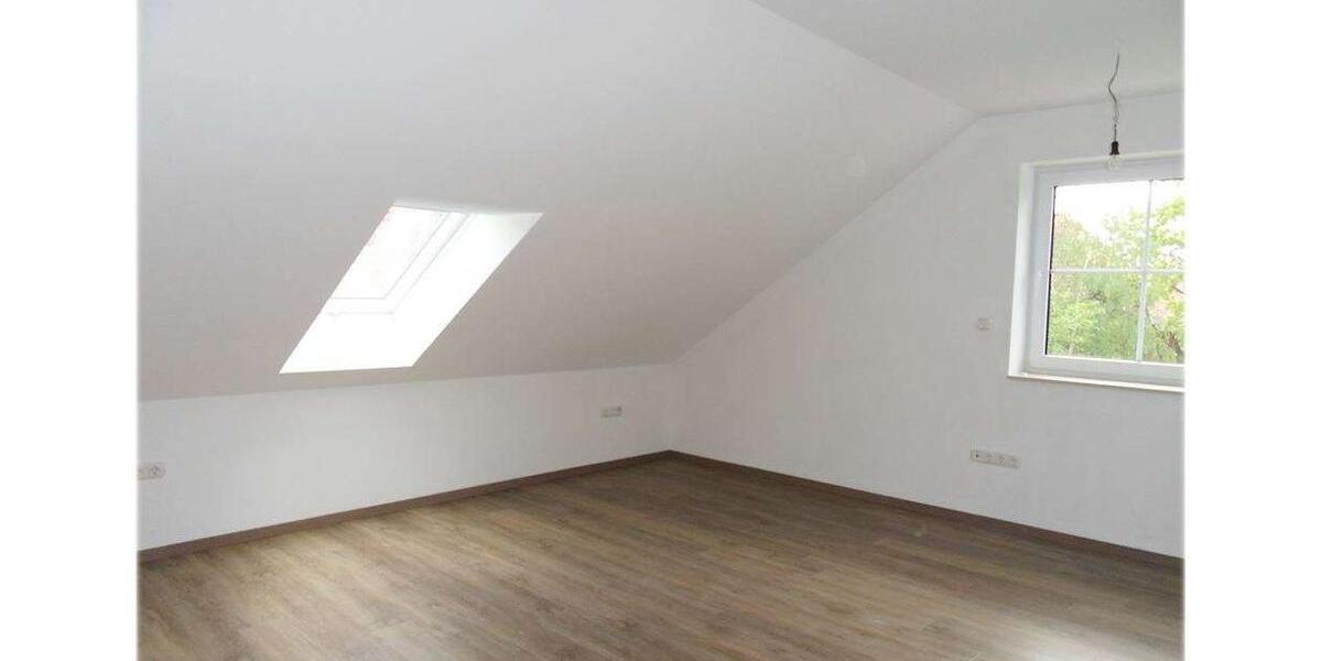 Etagenwohnung Uetze - 4 Zimmer, 153 m&sup2;, 1.125&euro; | Angebot:26278976