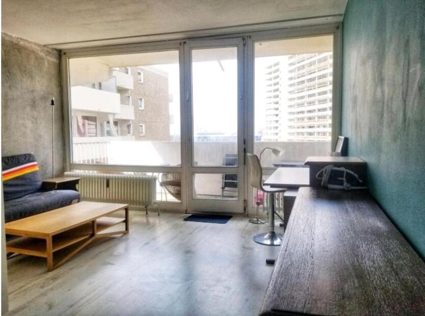 Großes WG-Zimmer (40 m²) mit Balkon – Nähe Sbahn Kaiserlei