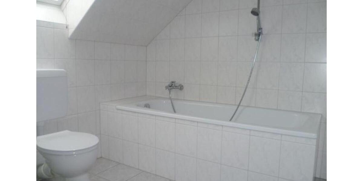 Dachgeschoßwohnung Gummersbach Berstig Süd - 2 Zimmer, 62 m&sup2;, 490&euro; | Angebot:24100583