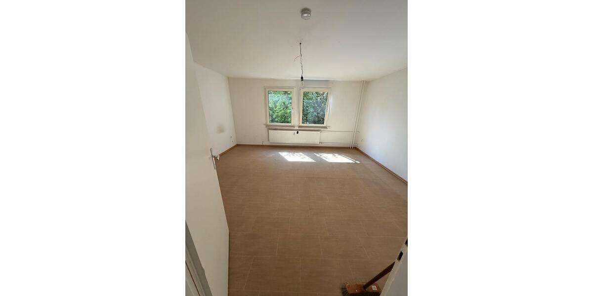 4 Zimmer Wohnung in Stadt Hof ( Studentenberg ) zu vermieten…. 4 zimmer