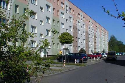 Wohnung Schwarzheide - 3 Zimmer, 60 m&sup2;, 300&euro; | Angebot:24026981