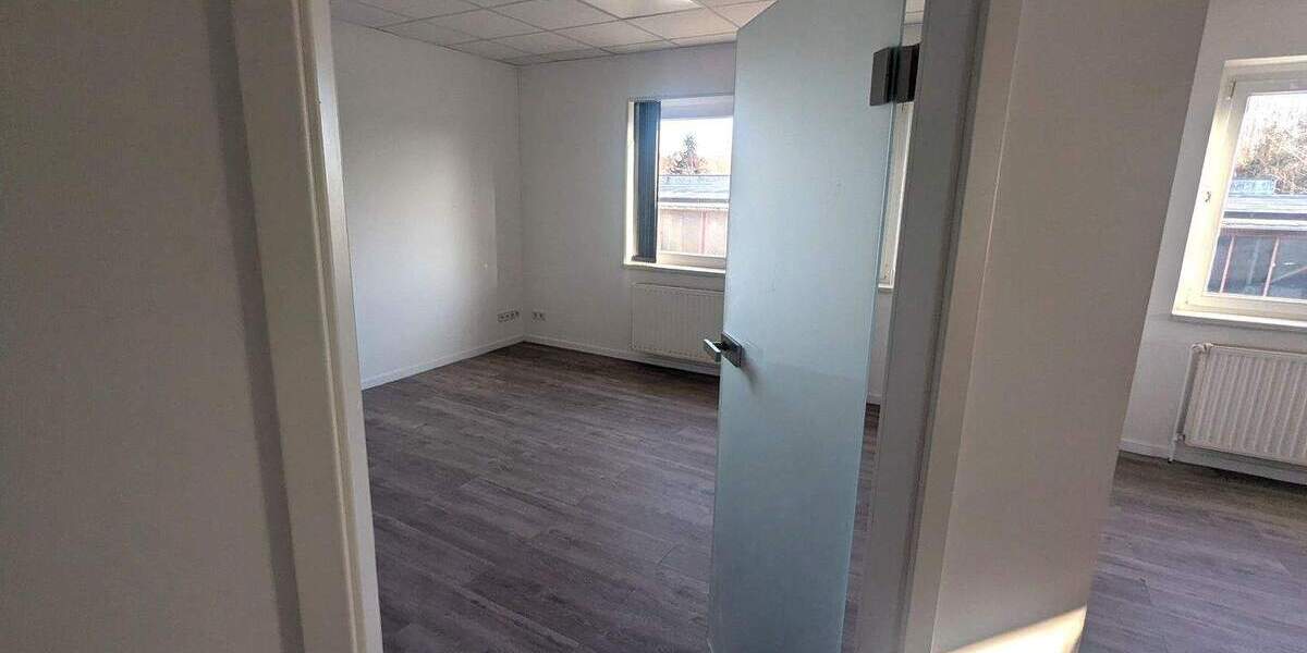 Gewerbeobjekt Eisenberg - 9 Zimmer, 440 m&sup2;, 2.420&euro; | Angebot:24250257