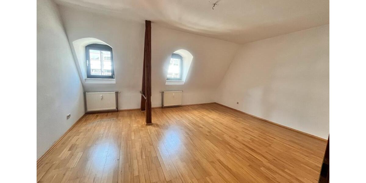 Dachgeschoßwohnung Saarbrücken - 5 Zimmer, 125 m&sup2;, 1.080&euro; | Angebot:24747511