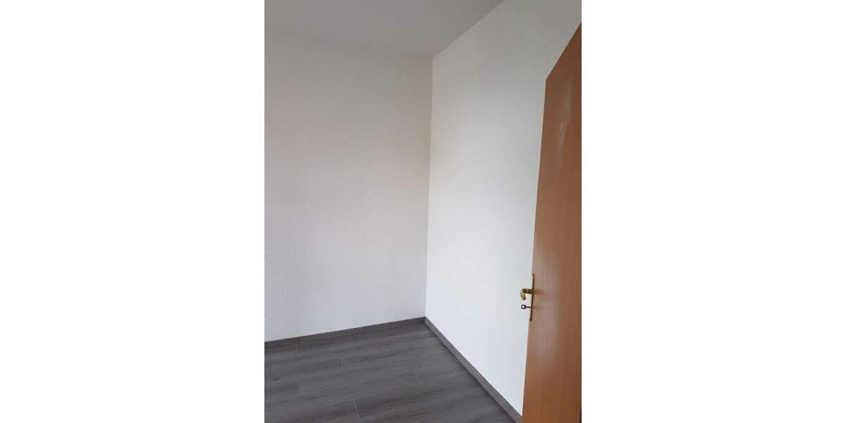 Etagenwohnung Mittweida Rößgen - 3 Zimmer, 67 m&sup2;, 440&euro; | Angebot:24724274
