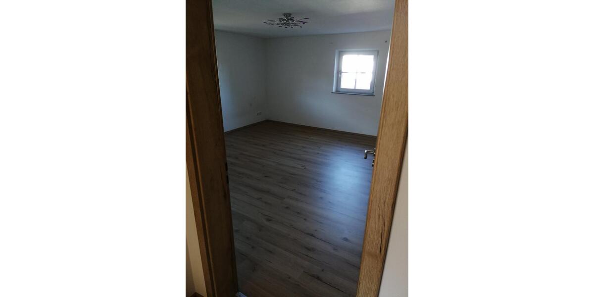 Etagenwohnung Piding - 4 Zimmer, 100 m&sup2;, 1.050&euro; | Angebot:24803934