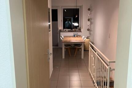 1-Zimmer-Maisonette mit Balkon & Stellplatz – Bornheim-Waldorf 1 zimmer