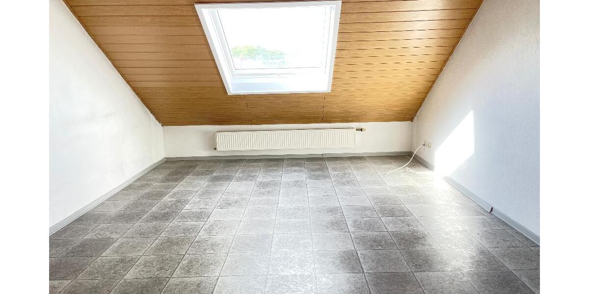 ## Über den Dächern von Gochsheim ## - Etagenwohnung Kraichtal Gochsheim | Angebot:26749041