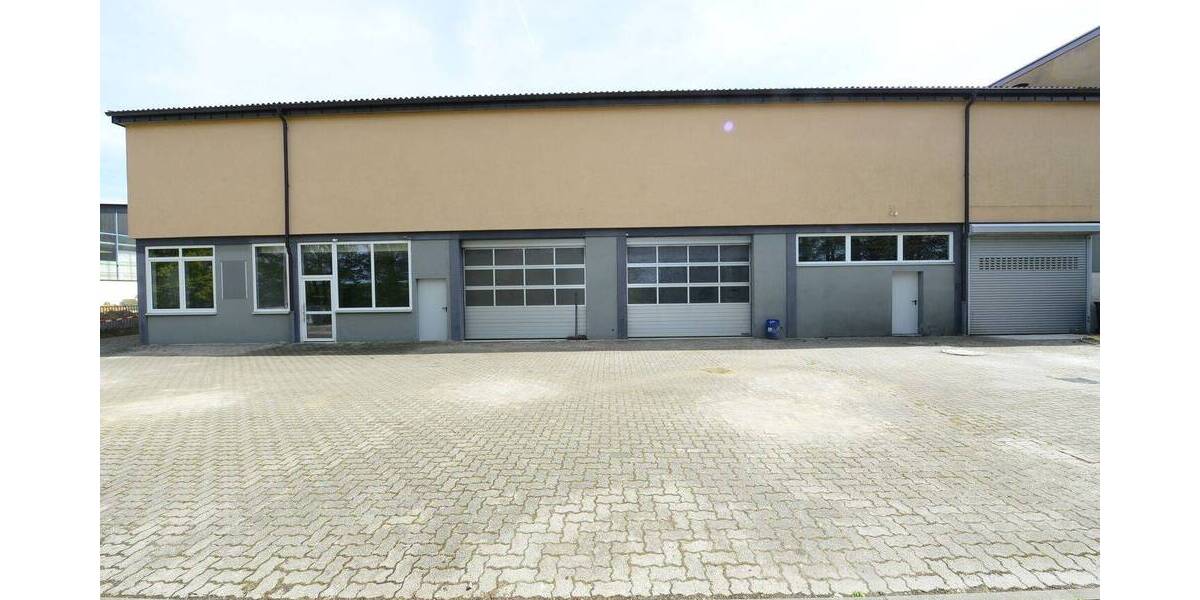 3-D-Virtual-Tour! Große renovierte Halle mit Büroflächen in Höchberg, verkehrsgünstig gelegen zimmer