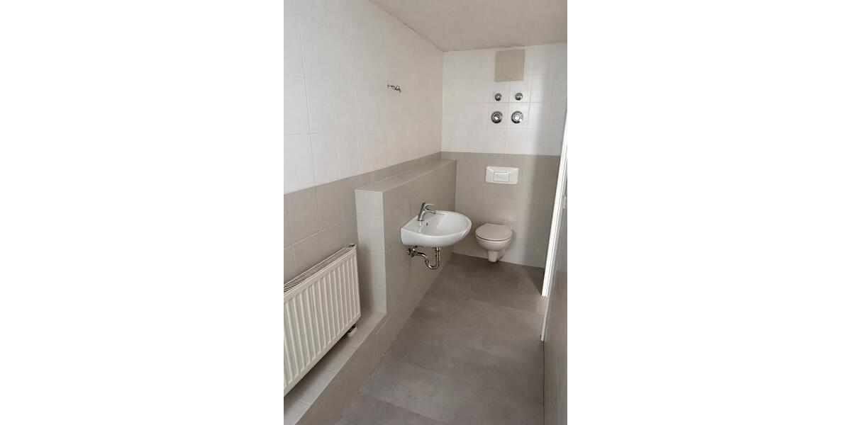 Dachgeschoßwohnung Lichtenstein (Sachsen) - 3.5 Zimmer, 76 m&sup2;, 450&euro; | Angebot:25902789