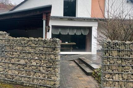 Haus Altena - 6 Zimmer, 220 m&sup2;, 1.300&euro; | Angebot:25083923