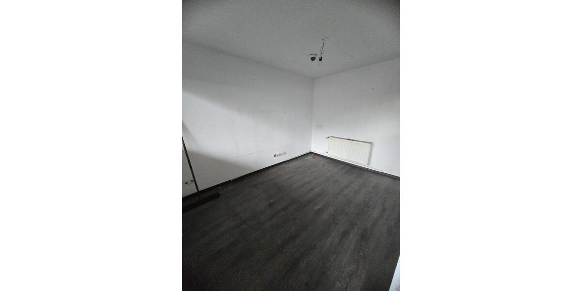 !!BIS ZU 3 MONATEN MIETFREI!! Großzügige Halle mit Büro und Parkplätzen in Duisburg! zimmer