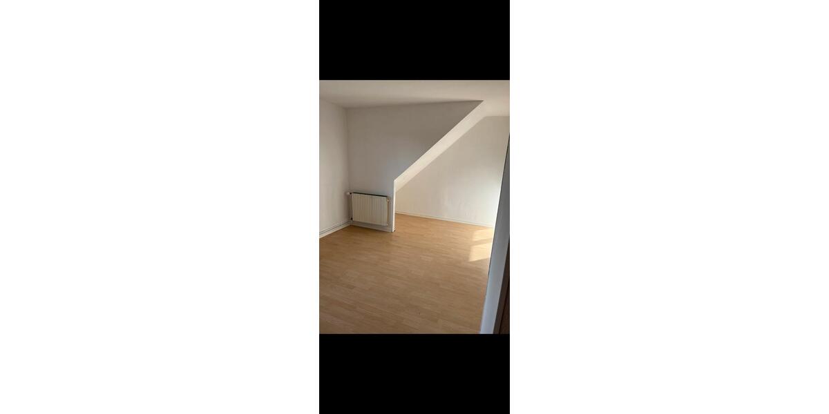 Erdgeschoßwohnung Cadenberge - 7 Zimmer, 160 m&sup2;, 1.120&euro; | Angebot:25427714