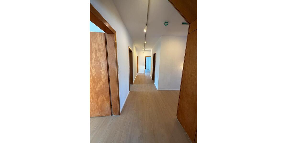 Einfamilienhaus Brunsbüttel - 7.5 Zimmer, 185 m&sup2;, 1.600&euro; | Angebot:25073557