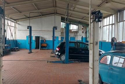 werkstatt mit Hebebühne in Calden zimmer