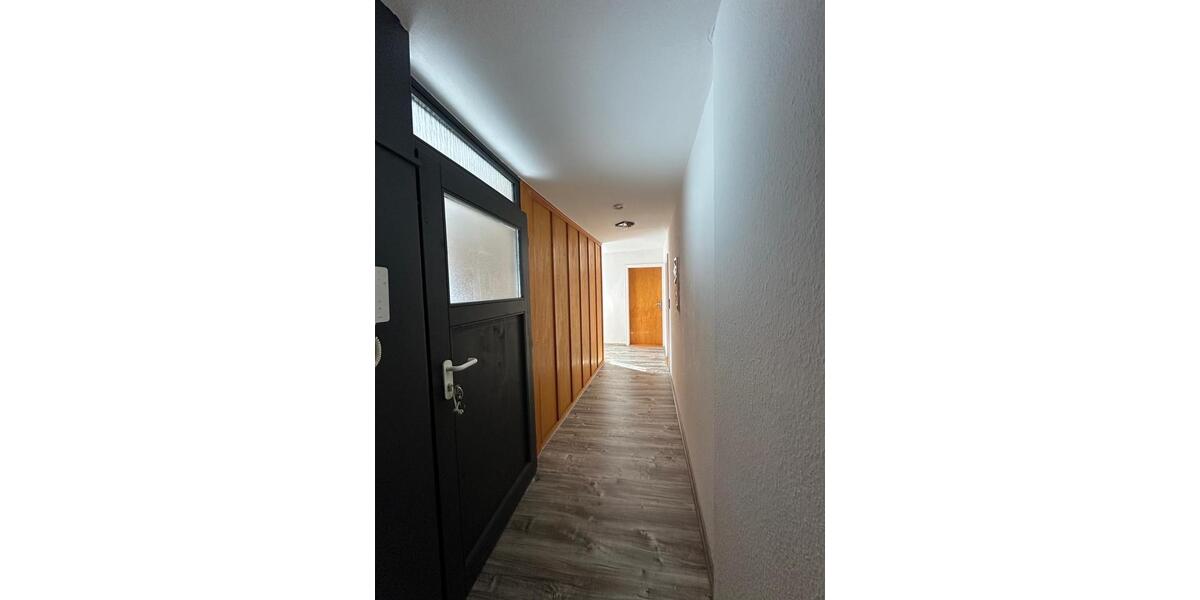 Dachgeschoßwohnung Rheinhausen - 3 Zimmer, 75 m&sup2;, 1.200&euro; | Angebot:25933811
