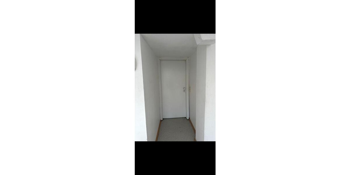 Dachgeschoßwohnung Halle (Saale) Büschdorf - 1 Zimmer, 28 m&sup2;, 300&euro; | Angebot:26005728