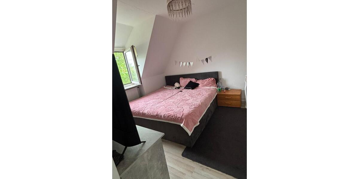 Dachgeschoßwohnung Beelen - 3 Zimmer, 70 m&sup2;, 670&euro; | Angebot:26639574