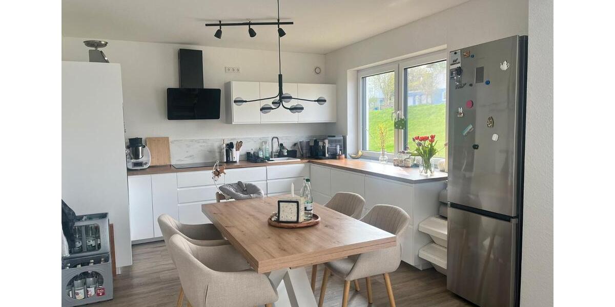 Etagenwohnung Wetter (Hessen) - 4 Zimmer, 115 m&sup2;, 1.300&euro; | Angebot:26210875