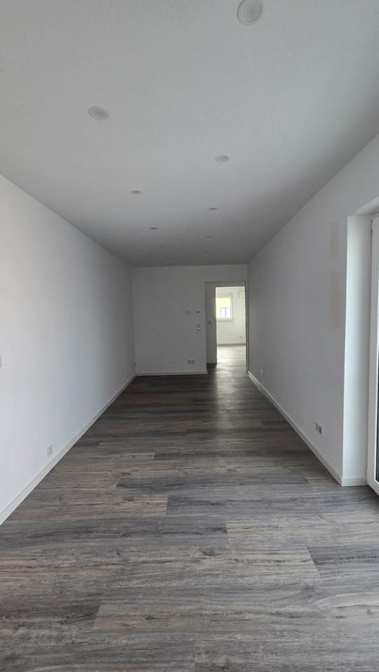 Erstbezug nach Kernsanierung: 3,5-Raum-Wohnung mit gehobener Auss