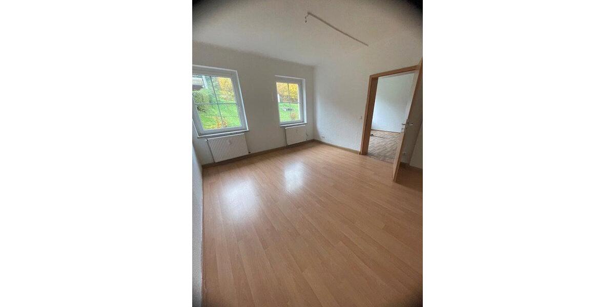 Etagenwohnung Probstzella - 4 Zimmer, 81 m&sup2;, 460&euro; | Angebot:26134114