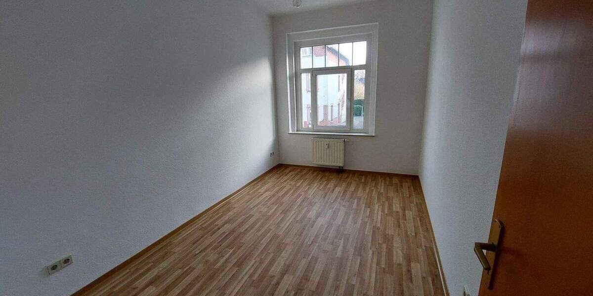 Etagenwohnung Hartha - 2 Zimmer, 48 m&sup2;, 240&euro; | Angebot:25741861