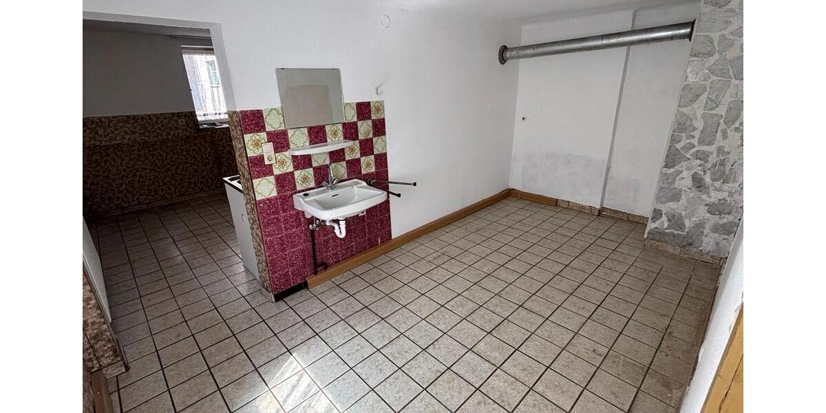 Einfamilienhaus Tuningen - 7.5 Zimmer, 200 m&sup2;, 750&euro; | Angebot:26051483