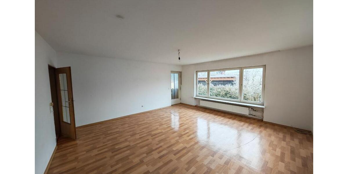 Etagenwohnung Landau an der Isar - 4 Zimmer, 119 m&sup2;, 952&euro; | Angebot:26515764