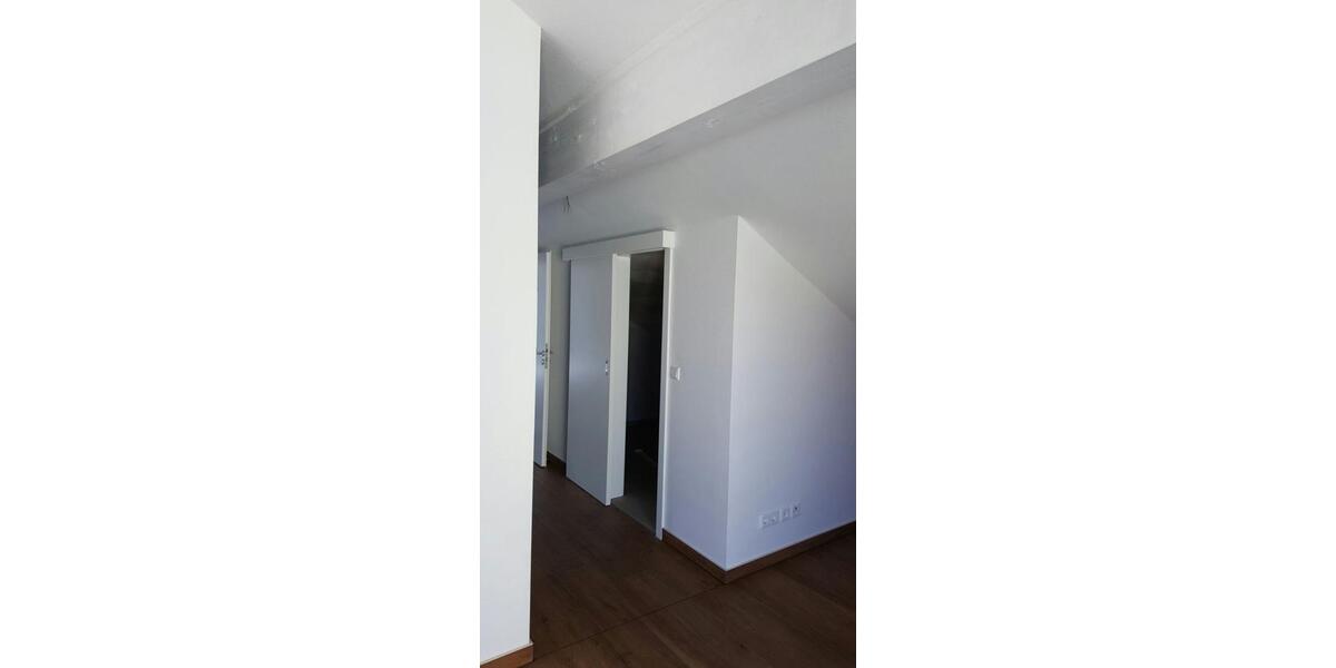 Dachgeschoßwohnung Hambergen - 4 Zimmer, 95 m&sup2;, 980&euro; | Angebot:24876698